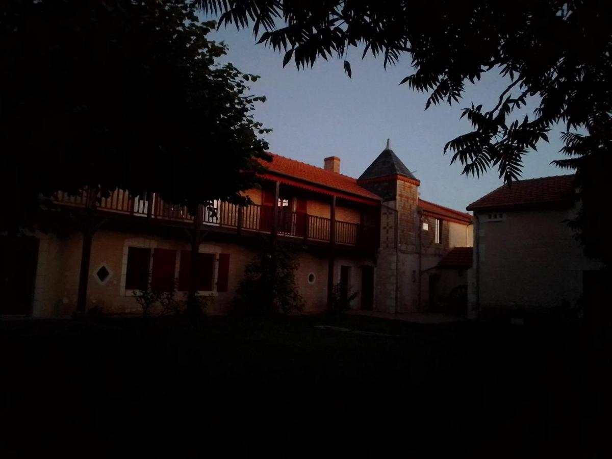 Au Repos Des Elfes Βίλα Braye-sous-Faye Εξωτερικό φωτογραφία